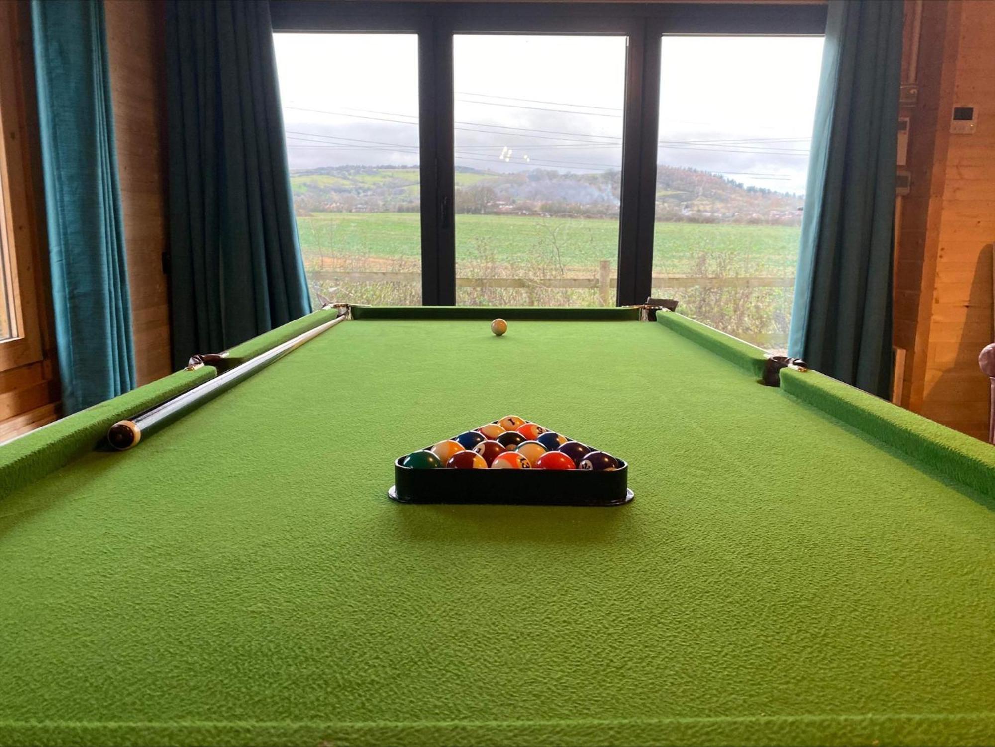 Holiday home Inviting 2-bedroom In Ashton Under Hill *